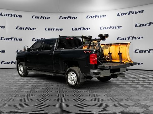 Used 2018 Chevrolet Silverado 2500 LT w/ LT Convenience Package AWD/4WD image 3