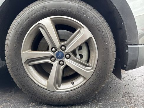 Used 2019 Ford Edge SEL w/ Equipment Group 201A image 7