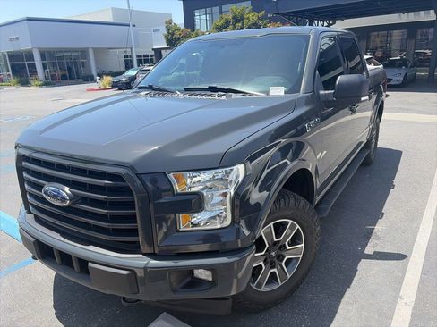 Used 2017 Ford F150 XLT w/ Equipment Group 302A Luxury AWD/4WD image 5