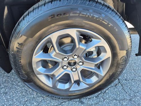 Used 2025 Ford Maverick XLT w/ Equipment Group 302A AWD/4WD image 9