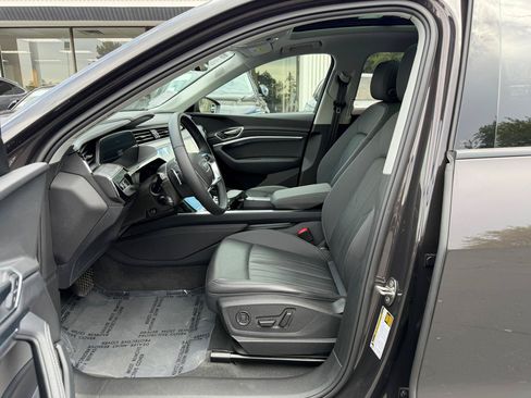 Used 2024 Audi Q8 e-tron Premium Plus w/ Premium Plus Package AWD/4WD image 3