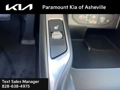 Used 2025 Kia Sorento EX image 11