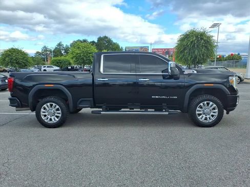 Used 2023 GMC Sierra 2500 Denali AWD/4WD image 3