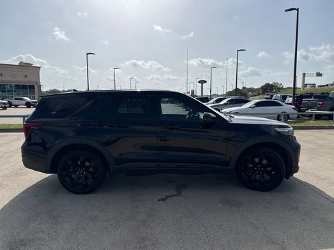 Used 2021 Ford Explorer ST w/ Equipment Group 401A AWD/4WD image 16