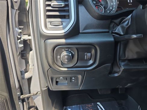 Used 2022 RAM 1500 Big Horn RWD image 34