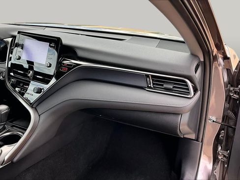 Used 2024 Toyota Camry SE w/ Convenience Package FWD image 19