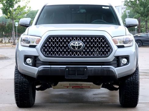 Used 2019 Toyota Tacoma TRD Off-Road w/ TRD Premium Off Road Package image 4