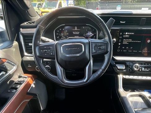 Used 2024 GMC Sierra 2500 Denali Ultimate AWD/4WD image 5