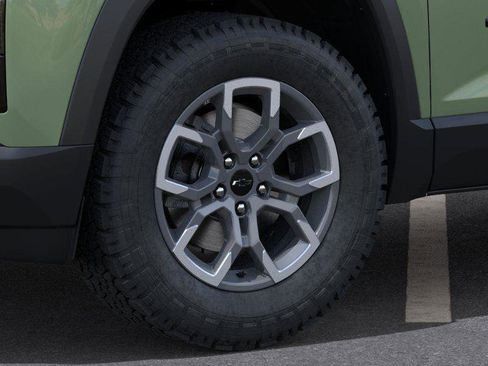 New 2026 Chevrolet Equinox ACTIV w/ Convenience Package III AWD/4WD image 18