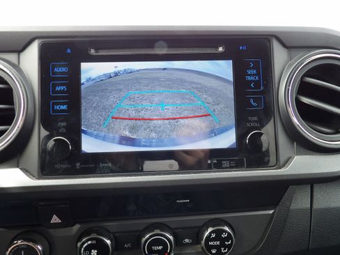 Used 2017 Toyota Tacoma TRD Sport w/ Tow Package image 15