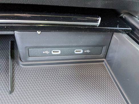 New 2025 Volkswagen Atlas Cross Sport SEL Premium R-Line image 34