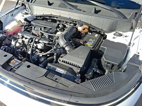 Used 2024 Hyundai Kona Limited image 28