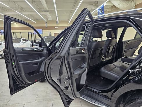 Used 2018 Mercedes-Benz GLE 350 w/ Premium 1 Package image 17