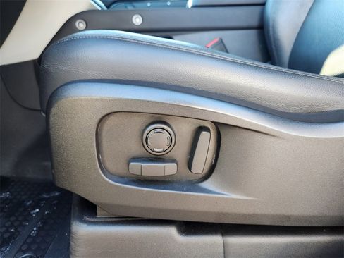 Used 2024 Land Rover Defender 110 S image 6