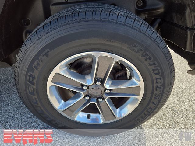 Used 2019 Jeep Wrangler Unlimited Sahara AWD/4WD image 26