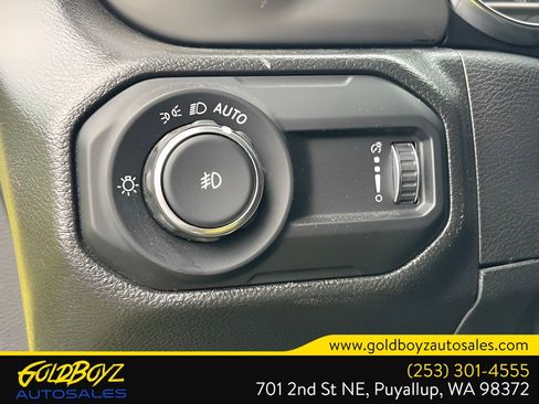 Used 2023 Jeep Wrangler Sahara image 27