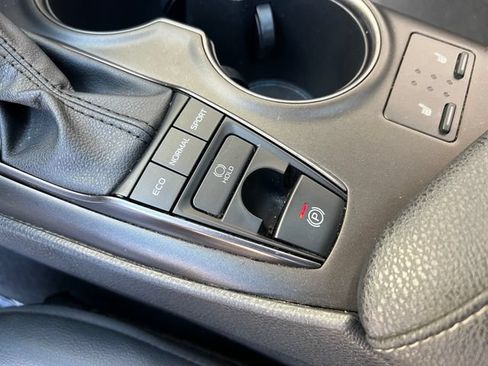 Used 2021 Toyota Camry XSE w/ Carpet Mat Package (TMS) FWD image 25