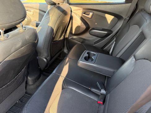 Used 2010 Hyundai Tucson GLS w/ Popular Equipment Pkg 2 FWD image 16