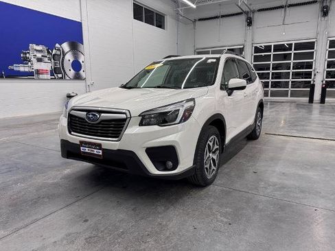 Used 2021 Subaru Forester Premium image 2