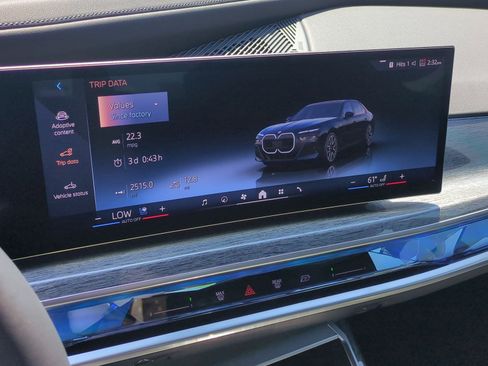 Certified 2025 BMW 760i xDrive w/ Luxury Rear Seating Package AWD/4WD image 21