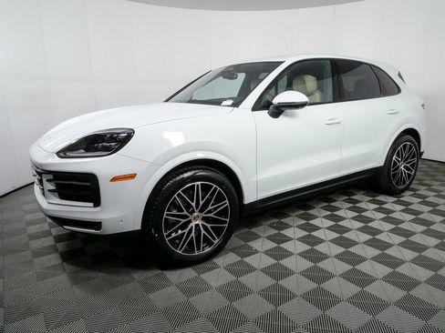 New 2026 Porsche Cayenne image 2