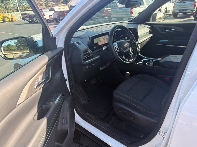 Certified 2025 Chevrolet Traverse LT FWD image 12