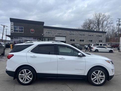 Used 2021 Chevrolet Equinox Premier AWD/4WD image 5