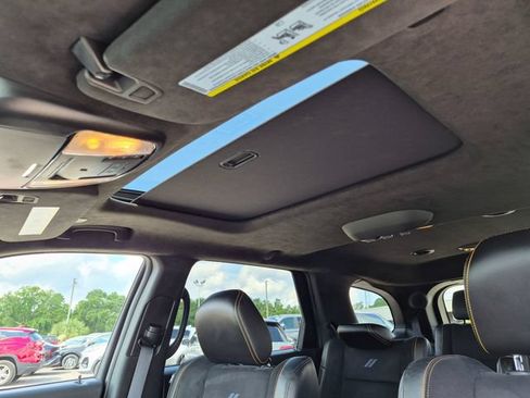 Used 2023 Dodge Durango R/T w/ Hemi Orange Plus Package RWD image 18