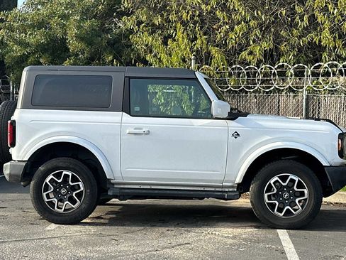 Used 2021 Ford Bronco Outer Banks image 7