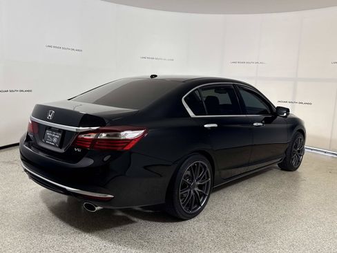 Used 2017 Honda Accord EX-L image 5
