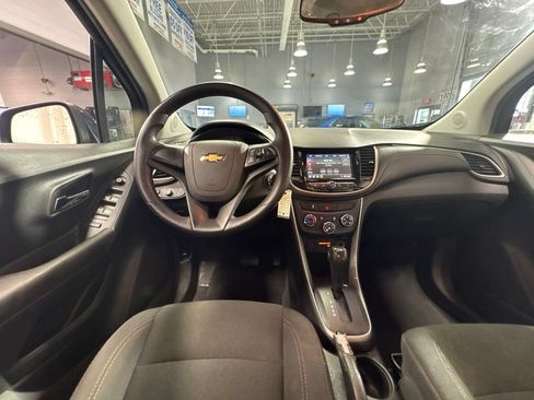 Used 2019 Chevrolet Trax LS FWD image 21