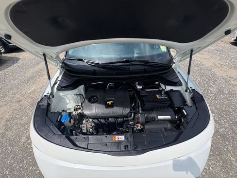 Used 2025 Kia Soul LX w/ LX Technology Package FWD image 30