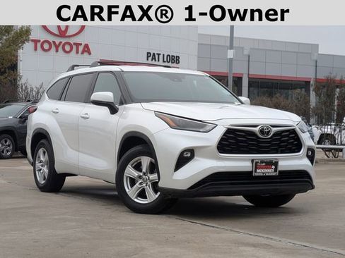 Used 2023 Toyota Highlander LE image 2
