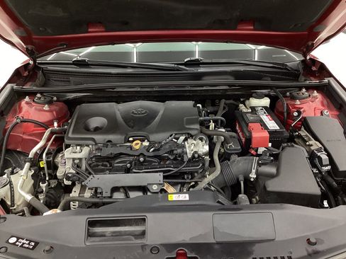 Used 2021 Toyota Camry LE image 40