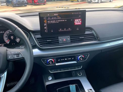 Used 2025 Audi Q5 2.0T Premium image 6