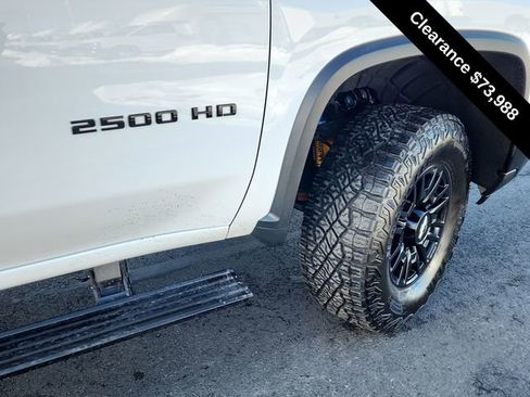 Used 2025 Chevrolet Silverado 2500 ZR2 w/ Technology Package image 15