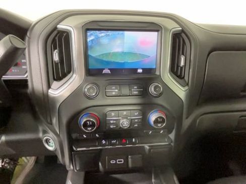 Used 2022 Chevrolet Silverado 1500 LT Trail Boss AWD/4WD image 31