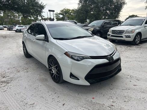 Used 2018 Toyota Corolla LE FWD image 1