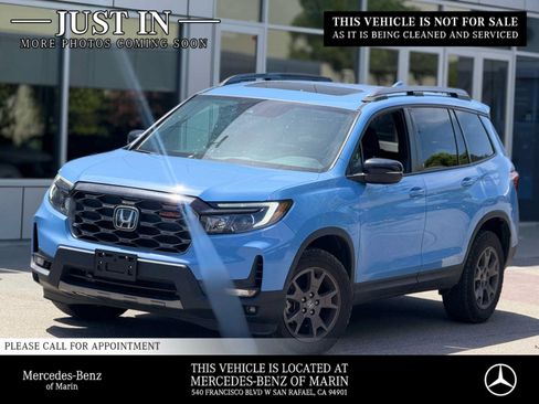 Used 2024 Honda Passport TrailSport image 2