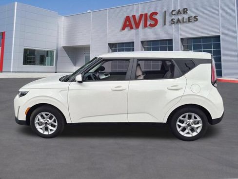 Used 2025 Kia Soul LX FWD image 10
