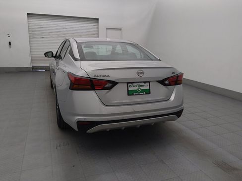 Used 2024 Nissan Altima 2.5 SV image 6