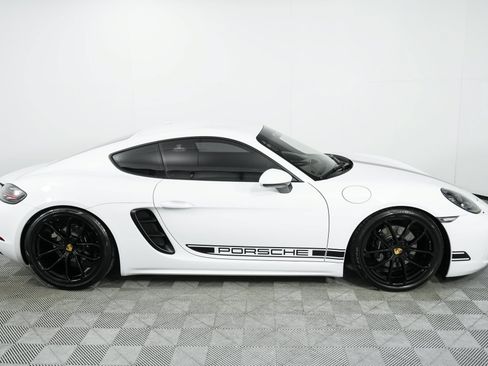 Used 2025 Porsche 718 Cayman RWD image 11