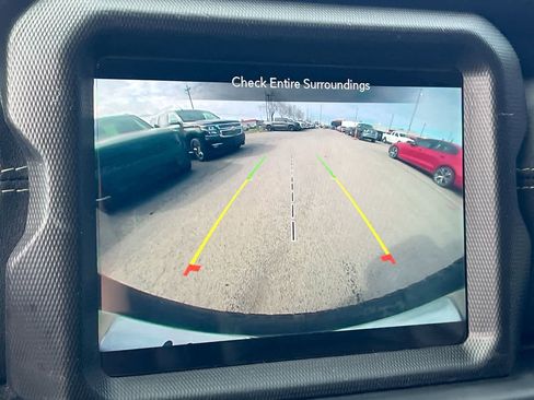Used 2020 Jeep Wrangler Unlimited Sahara AWD/4WD image 17