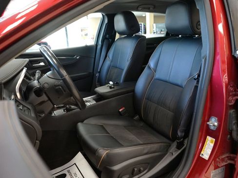 Used 2015 Chevrolet Impala LT FWD image 2