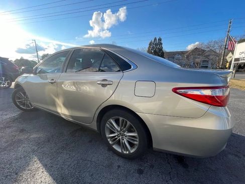 Used 2015 Toyota Camry SE image 4