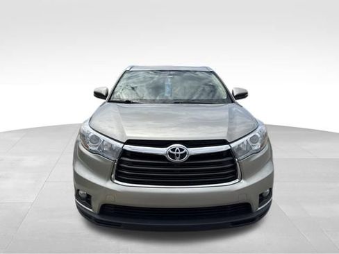 Used 2015 Toyota Highlander XLE FWD image 8