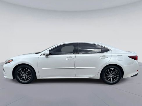 Used 2016 Lexus ES 350 w/ Luxury Package w/Wood Trim FWD image 7