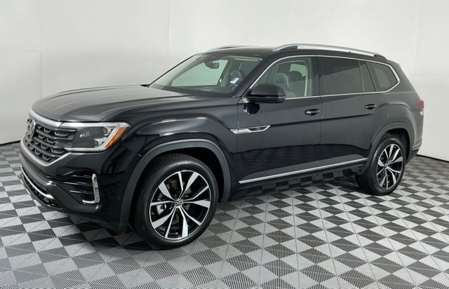 Used 2024 Volkswagen Atlas SEL Premium R-Line AWD/4WD image 4