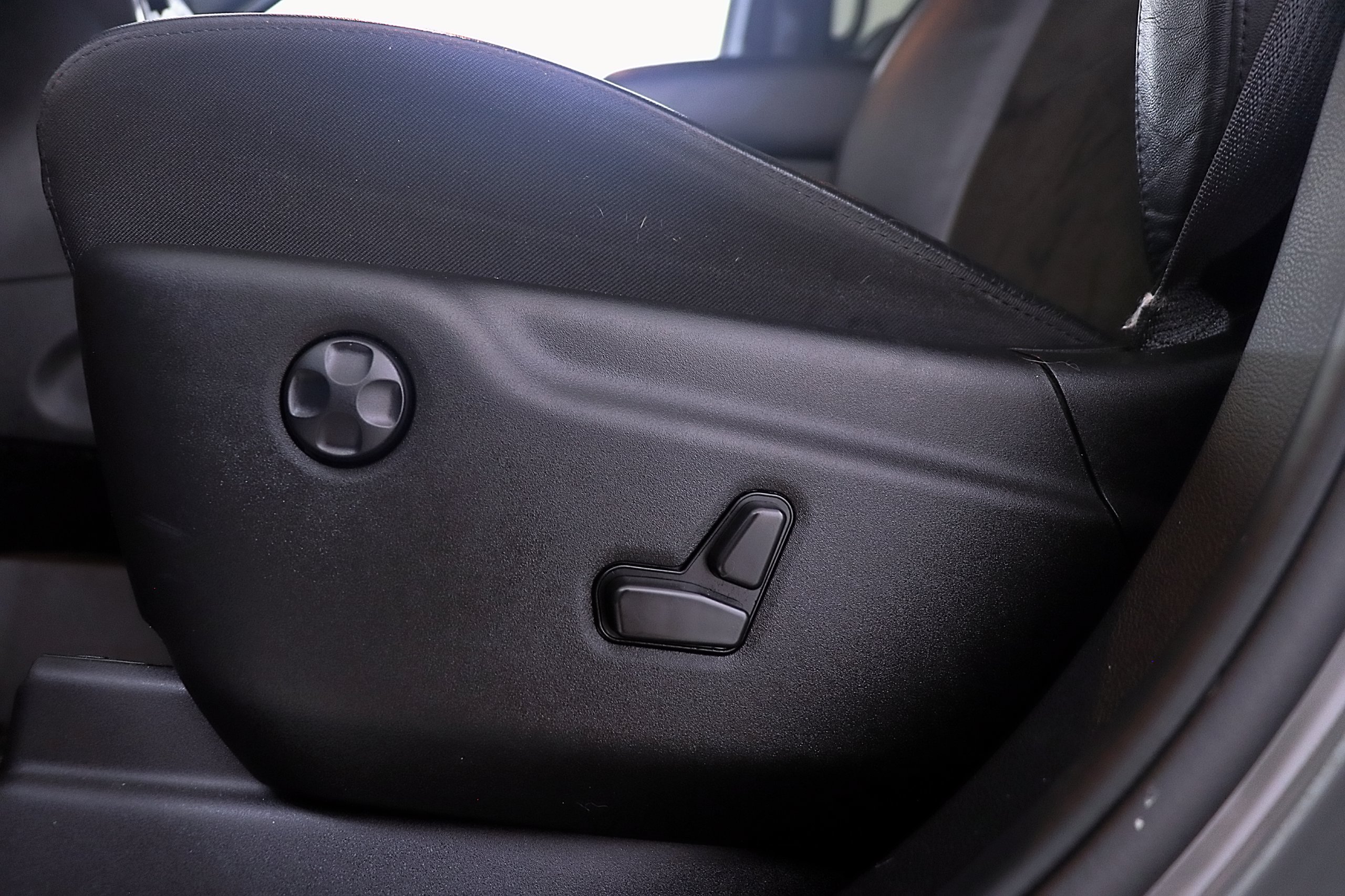 Used 2021 Jeep Grand Cherokee Laredo X RWD image 25