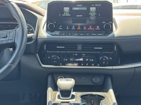 Used 2023 Nissan Rogue SL w/ SL Premium Package FWD image 15
